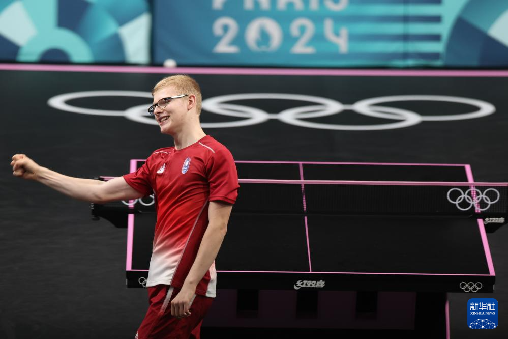 撕开张本的 撕开张本的